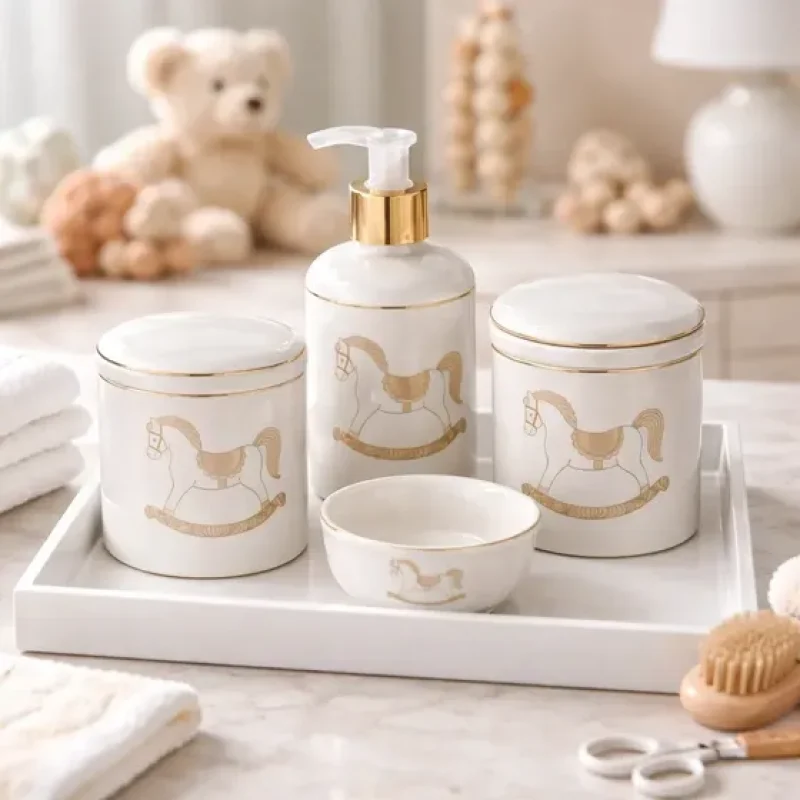 Kit Higiene Porcelana Bebe Unissex Cavalinho Filete Ouro
